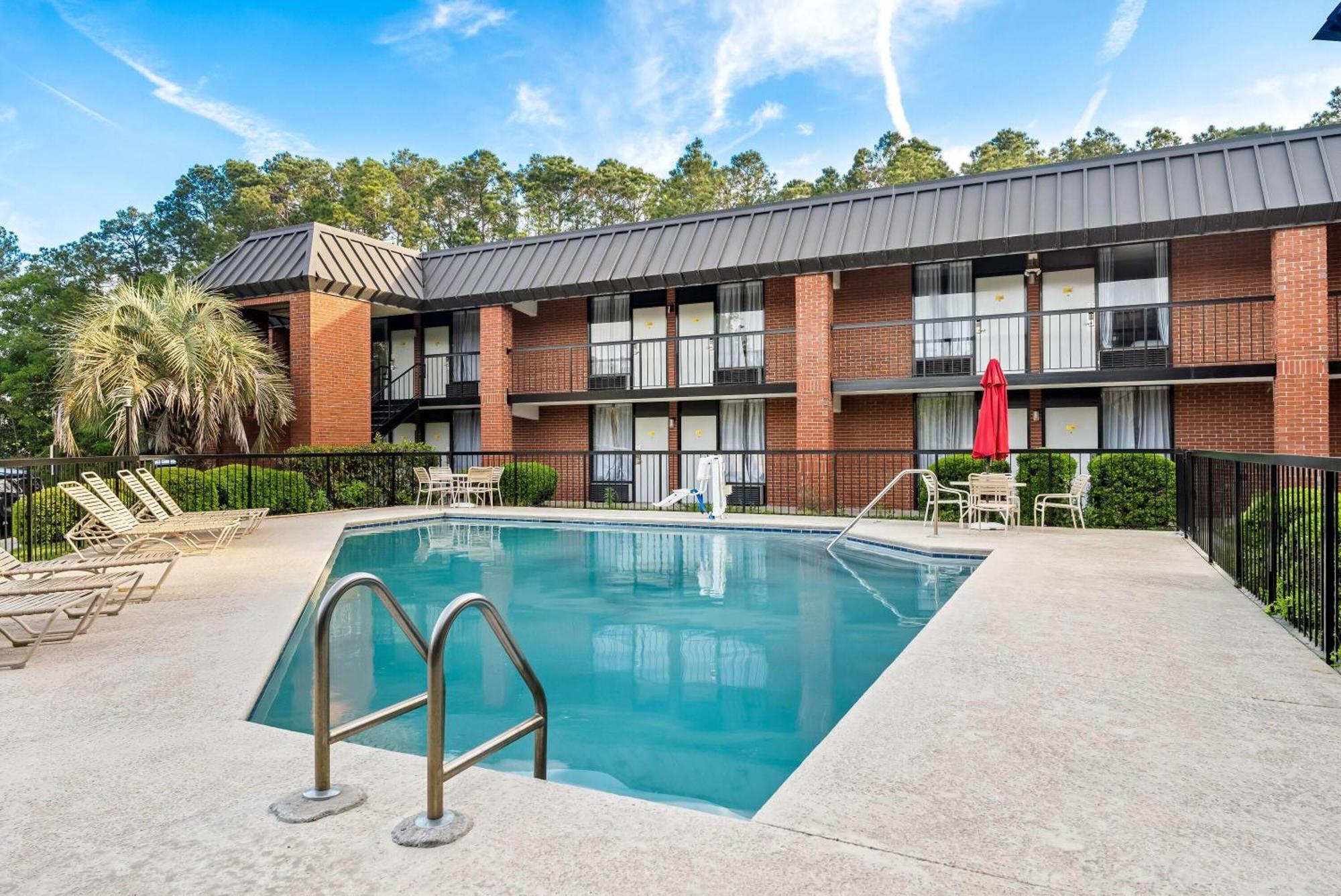 Days Inn By Wyndham Statesboro Exteriér fotografie
