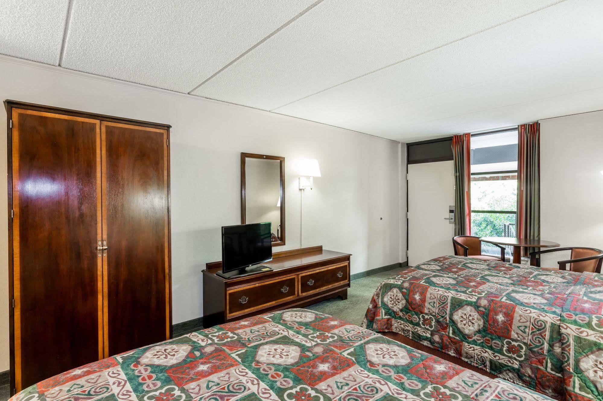 Days Inn By Wyndham Statesboro Exteriér fotografie