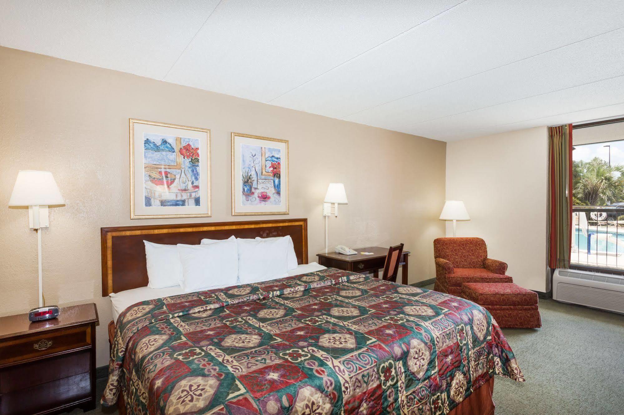 Days Inn By Wyndham Statesboro Exteriér fotografie